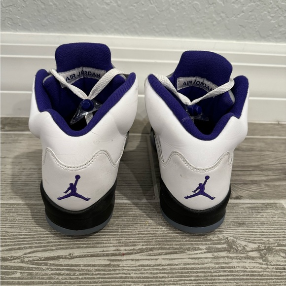 Air Jordan 5 Retro - Picture 2 of 7